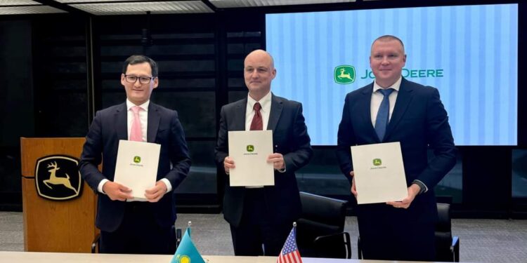 Deere & Company, Eurasia Group және «Бәйтерек» холдингі меморандумға қол қойды