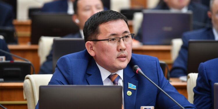 Анас Баққожаев: Министрлік айналдырған екі мекемені дамыта алмағаны ма?