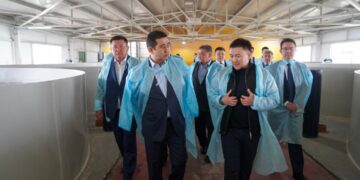 Министр Маңғыстау облысындағы бірнеше нысанды аралады