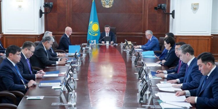 Олжас Бектенов: Абай облысын қолдау керек