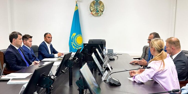 Венгриялық компания Қазақстанда бал өңдеу зауытын салуға ниет білдірді