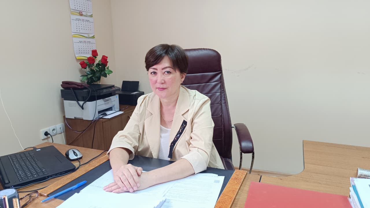 Транс мастурбация жасайды және өз порносын ішеді