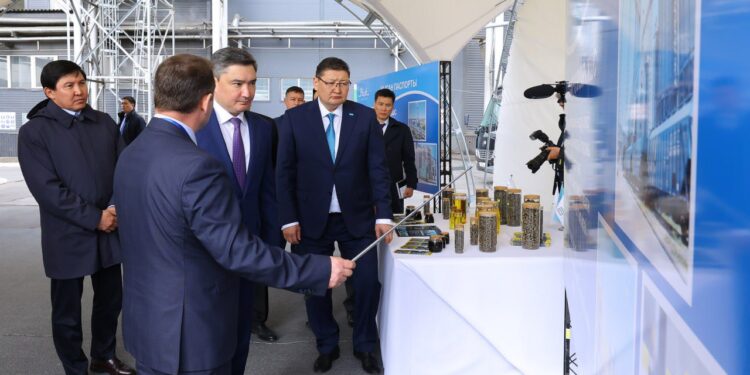 Үкімет басшысы Абай облысының агрокәсіпорындарын аралады